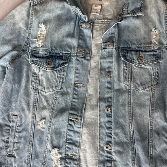American Rag distressed Jean jacket - Picture 6 of 6